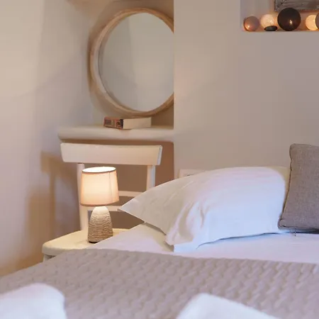 Lithos Apartment
