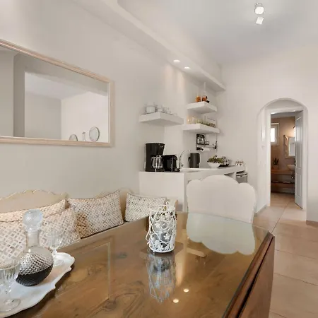 Lithos Apartment